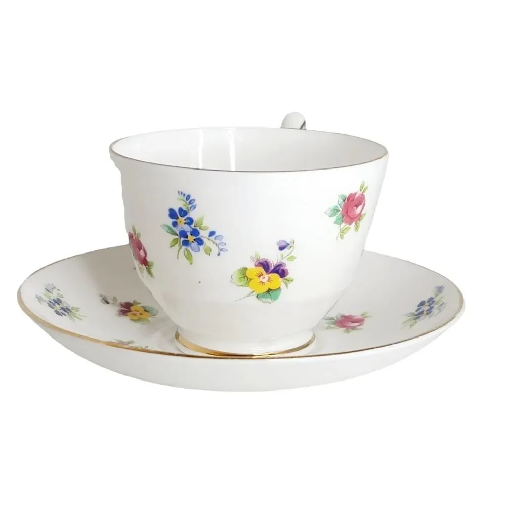 Vintage Crown Staffordshire Fine‎ China England Roses Pansies Tea Cup & Saucer